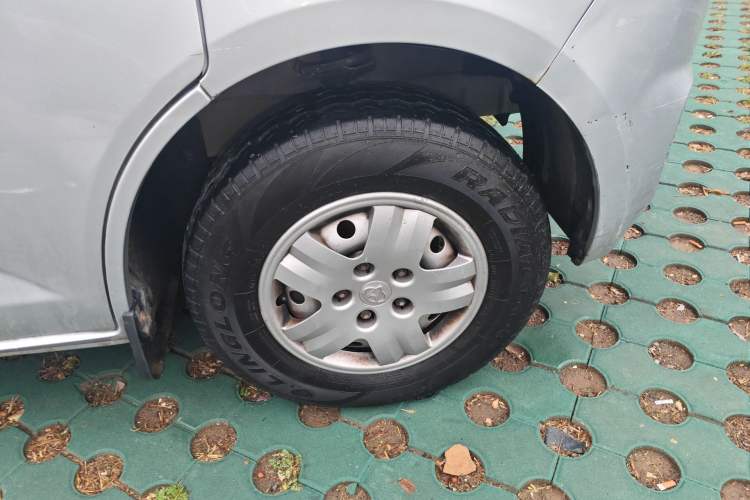 Used CHANGAN KAICHENG Ruixing M60 2019 1.5L Business Model China VI Van with 5 Seats DAM15KR Right Front Wheel Hub