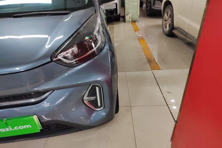 Used Chery QQ Little Ant 2022 Revised Version Sweet Pink Edition Half-Sugar Version Lithium Iron Phosphate 30.7 kWh 30 kW 301 km Left Front Headlight