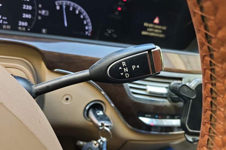 Used Mercedes-Benz S-Class 2010 S 300 L Luxury Model