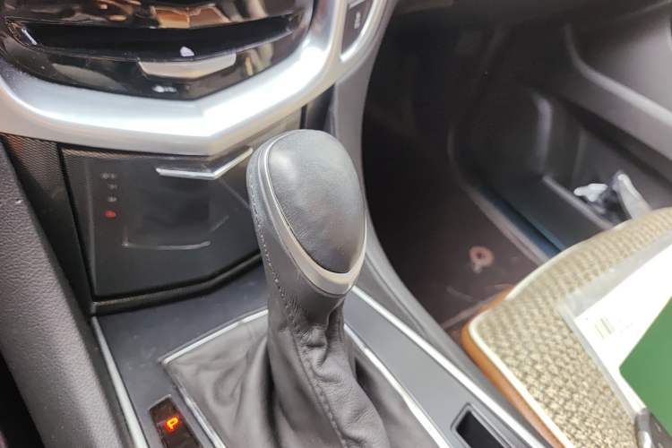 Used Cadillac SRX 2015 3.0L Comfort Version
