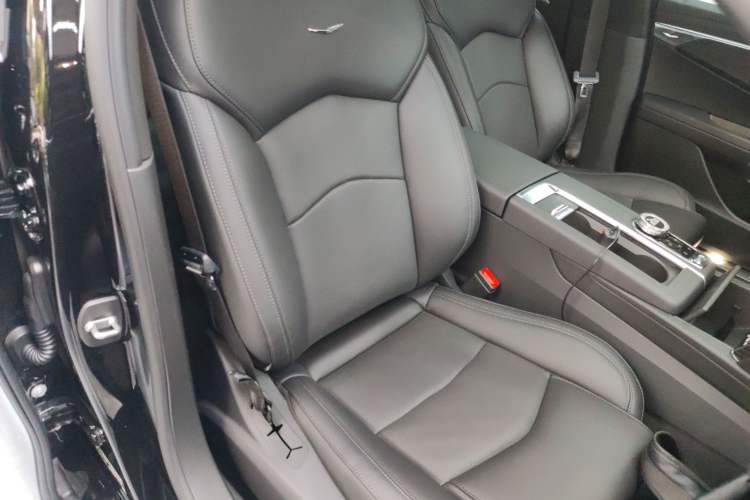 Used Cadillac CT6 2023 28T Luxury Version Right Front Seat