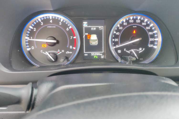 Used Toyota Highlander 2018 2.0T Four-Wheel Drive Luxury Version 7 Seats China VI Standard
