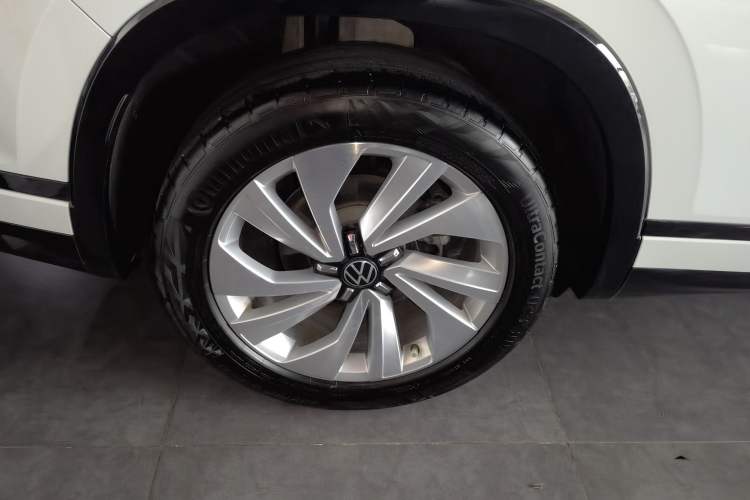 Used Volkswagen Tayron X 2020 330TSI Two-Wheel Drive Luxury Smart Connectivity Version Right Rear Wheel Hub