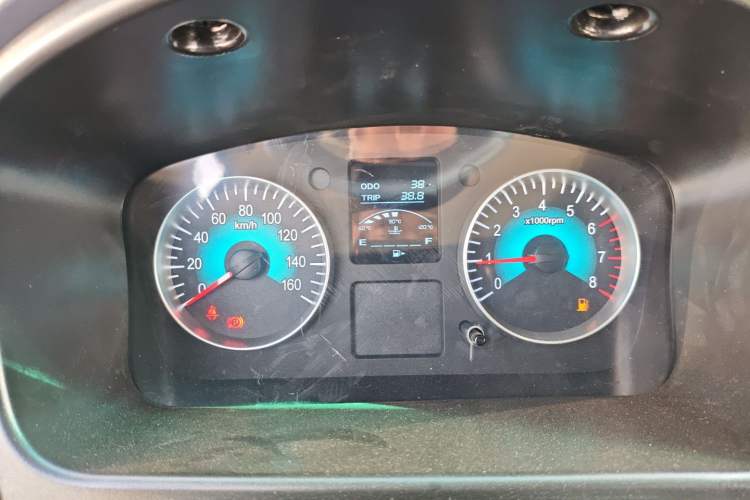 Used Jinbei Hiace X30 2024 1.5L Champion Edition Passenger Vehicle 5/6/7 Seats