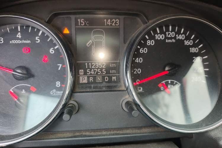 Used Nissan Qashqai 2011 2.0 XL Fire CVT 2WD Odometer Close Up