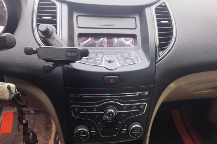 Used Bestune B50 2013 1.6L automatic luxury version Audio And AC Panel