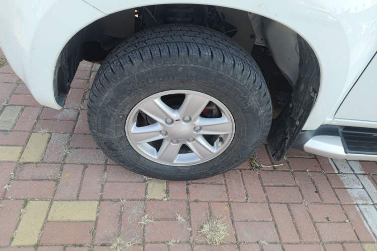 Used Isuzu D-MAX 2020 2.5T Two-Wheel Drive Automatic Flagship Edition China VI Standard Extended Version JE4D25Q6A