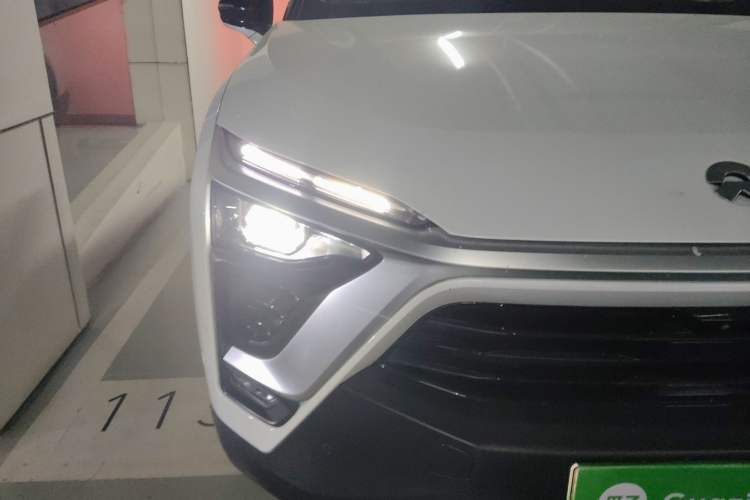 Used Nio ES8 2018 355 km Base Version 7-Seater Edition Right Front Headlight