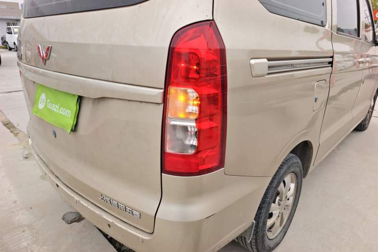 Used Wuling Hongguang V 2022 1.5L Enjoy Edition Hydraulic Power Steering LAR Right Rear Taillight