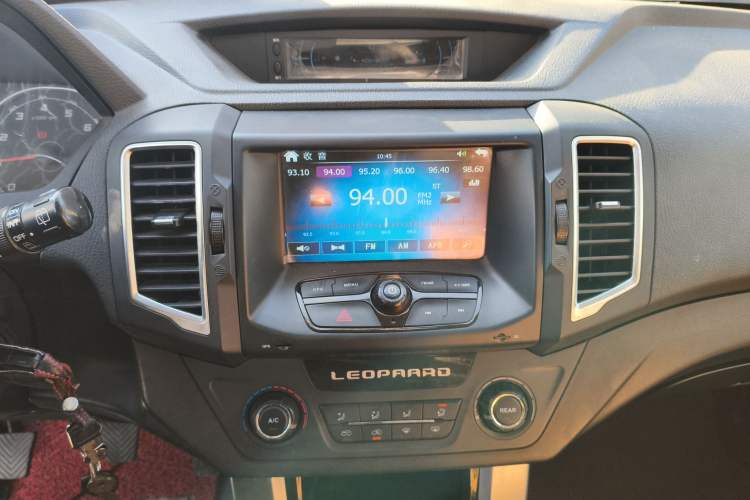 Used Leopaard Q6 2015 2.4L Manual 4x4 Excellence Edition
