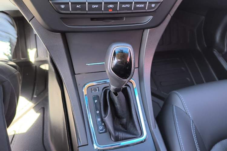 Used Geely Auto Emgrand 2017 Sedan Million Edition 1.5L CVT Upward Connectivity Version
