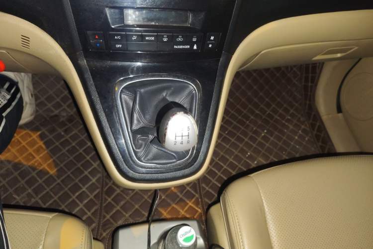 Used Haval H6 2011 2.0L Manual Two-Wheel Drive Urban Version