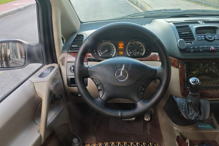 Used Mercedes-Benz Viano 2010 2.5L Luxury Edition Steering Wheel