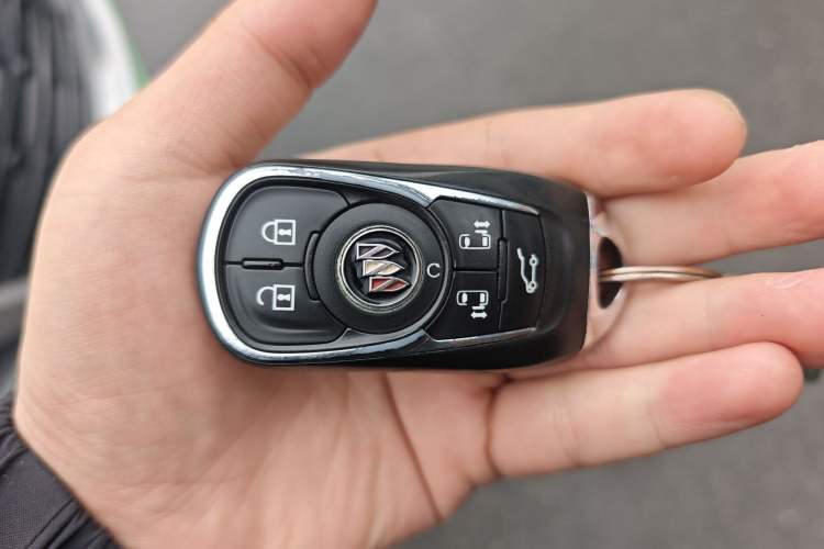 Used Buick GL8 2021 ES Landtrek 653T Luxury Model Vehicle Key