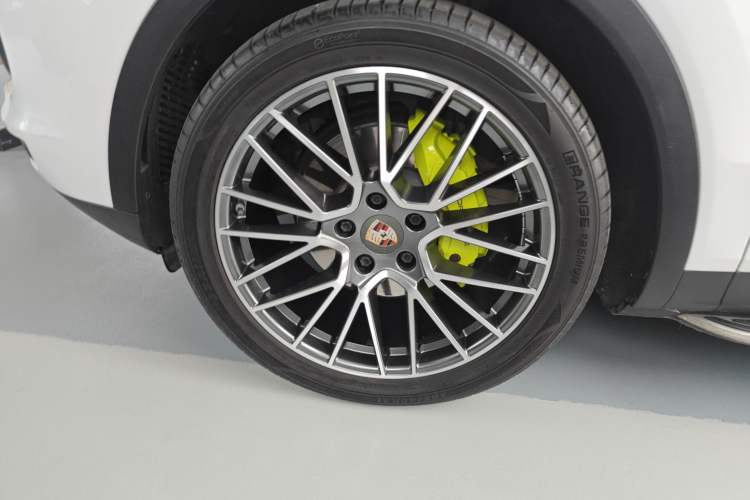 Used Porsche Cayenne E-Hybrid 2021 Cayenne E-Hybrid 2.0T Left Front Wheel Hub