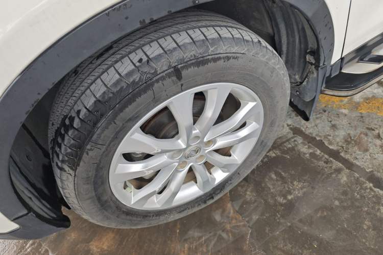 Used Dongfeng Aeolus AX7 2016 2.0L Automatic Zhiyi Trim