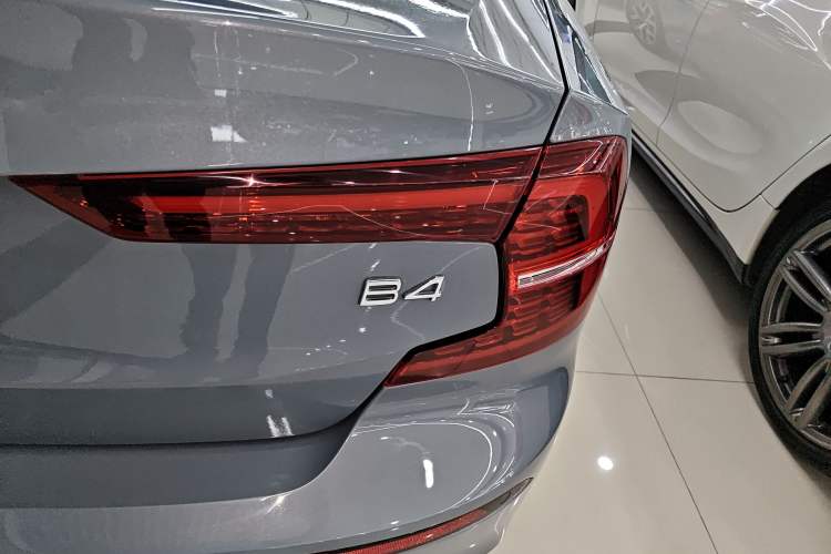 Used Volvo S60 2023 B4 Zhiyi Luxury Edition Right Rear Taillight