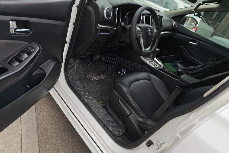 Used Venucia T70 2015 2.0L CVT Smart Choice Edition Driver Seat