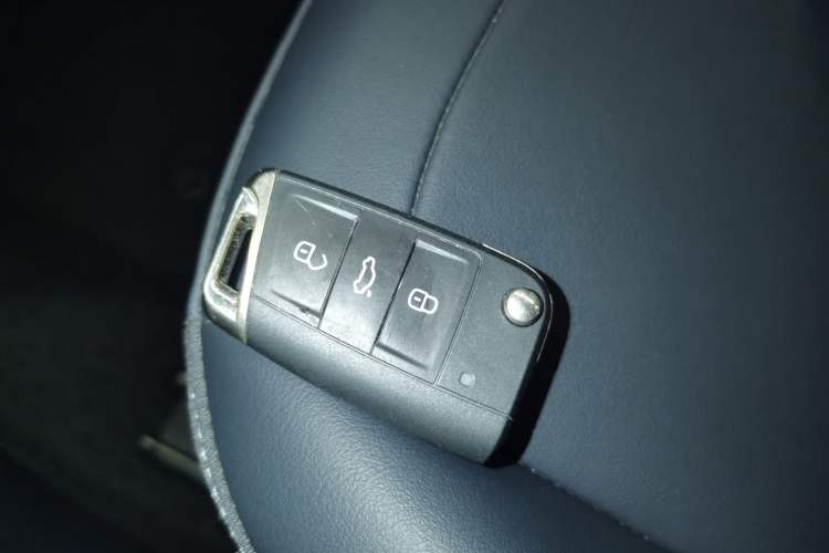 Used Volkswagen Tharu 2025 NewRui 300TSI Prestige Edition
