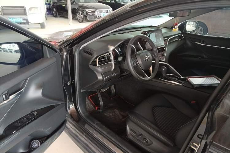 Used Toyota Camry 2023 2.0S Knight Edition