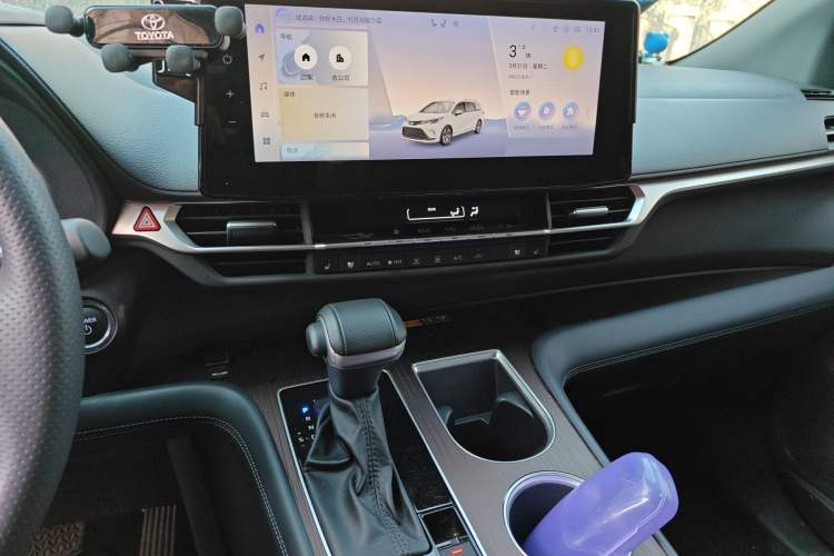 Used Toyota Granvia 2024 2.5L Hybrid Prestige PLUS Four-Wheel Drive Version Audio And AC Panel