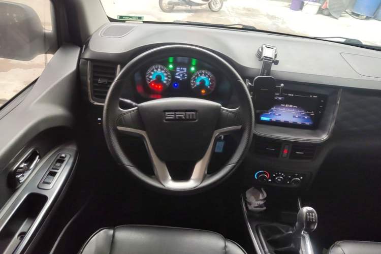 Used Jinbei Gold Hiace 2021 1.5L Passenger Van Travel Lion 6-Seater