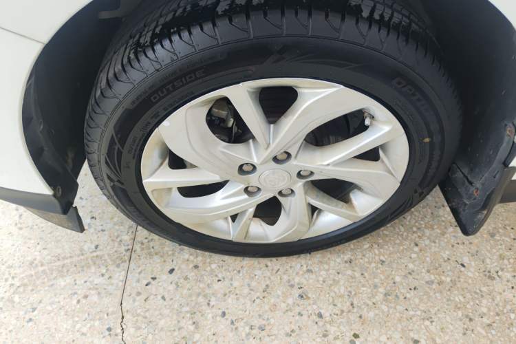 Used Buick Velite 6 2023 Revised Version 430 km Range – Commuter Edition