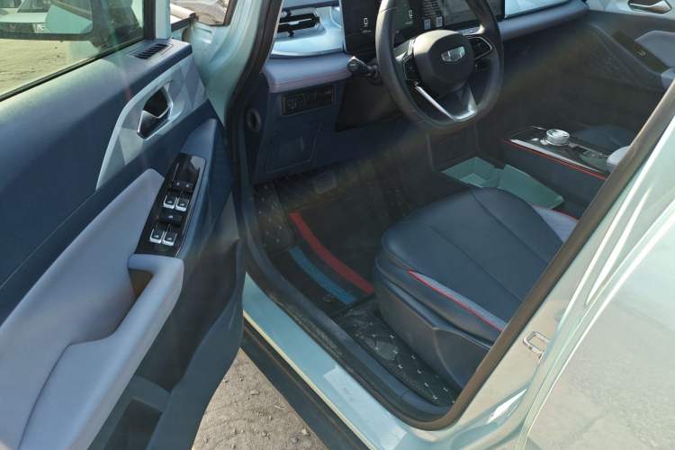 Used Geometry E Firefly 2022 401 km Linglong Tiger 4 Seats