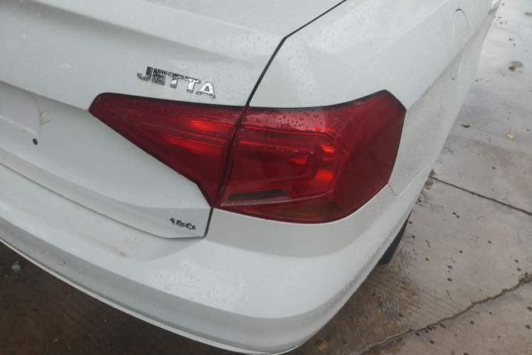 Used Volkswagen Jetta 2017 1.5L Automatic Fashion Model