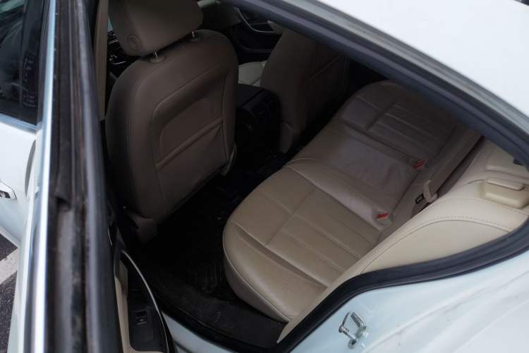 Used Buick Regal 2015 2.0L Elite Fashion Edition Left Rear Seat