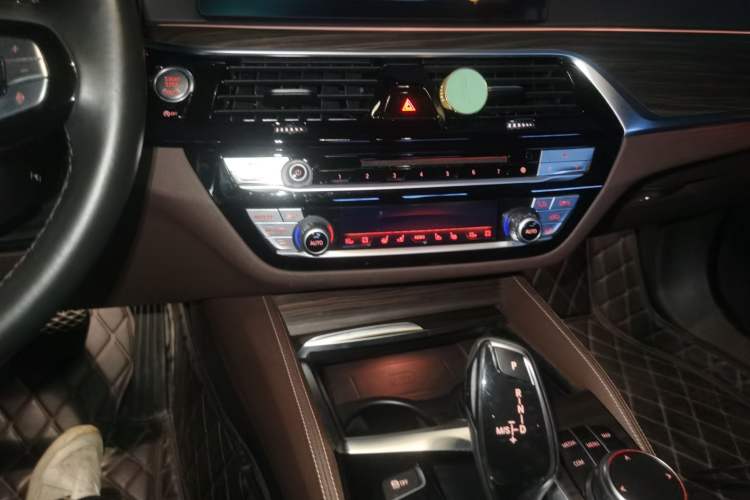 Used BMW 5 Series 2018 Revised Version 530Li Leading Edition Luxury Package