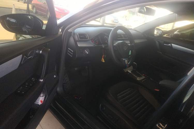 Used Volkswagen Magotan 2015 1.8TSI Advanced Model Driver Seat