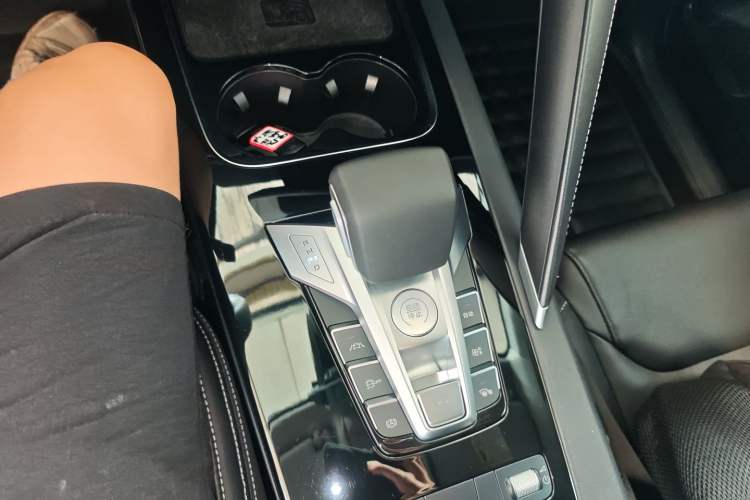 Used BYD Song Pro 2019 1.5T Automatic Luxury Model Gear Lever