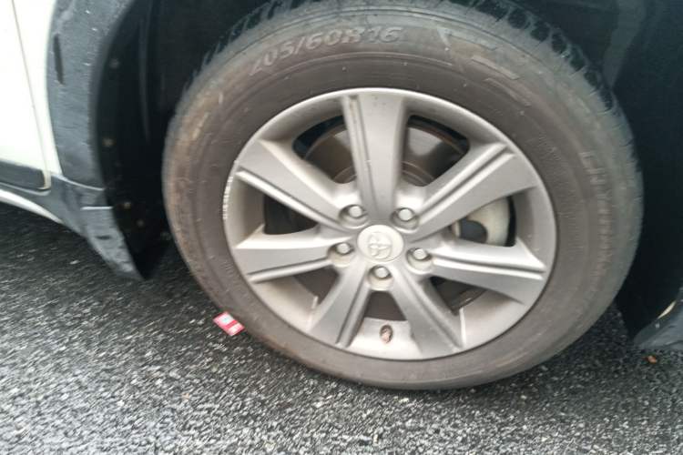 Used Toyota Verso 2015 180E CVT Crossover Edition