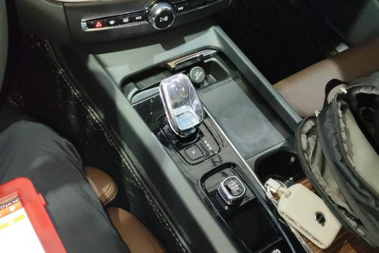 Used Volvo XC60 2024 B5 4x4 Smart Luxury Edition