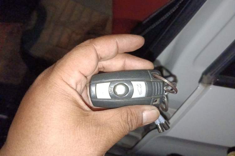 Used BMW X1 2012 sDrive18i Luxury Edition Vehicle Key