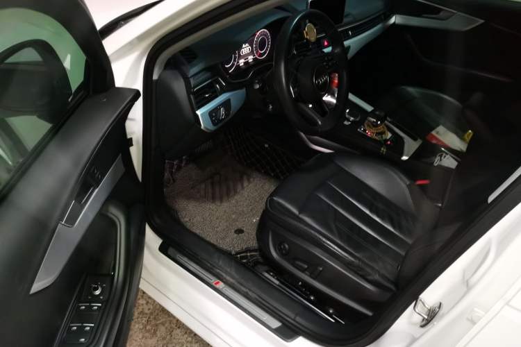 Used Audi A4L 2019 40 TFSI Fashion Edition China VI Emission Standard