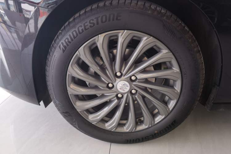 Used Buick LaCrosse 2025 28T Platinum Edition
