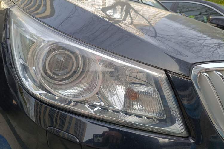 Used Buick LaCrosse 2011 2.4L SIDI Luxury Edition Right Front Headlight