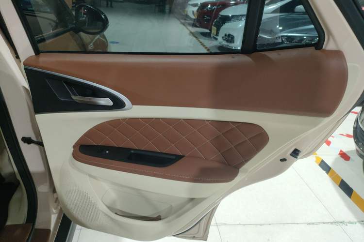 Used ORA Good Cat 2023 401 km Standard Range Prestige Version Lithium Iron Phosphate