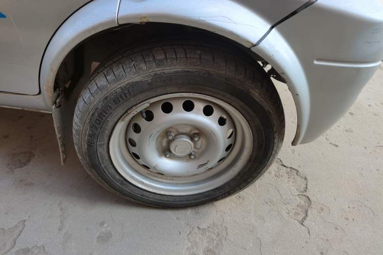 Used Dongfeng Xiaokang K07II 2013 1.0L Base Version Right Front Wheel Hub