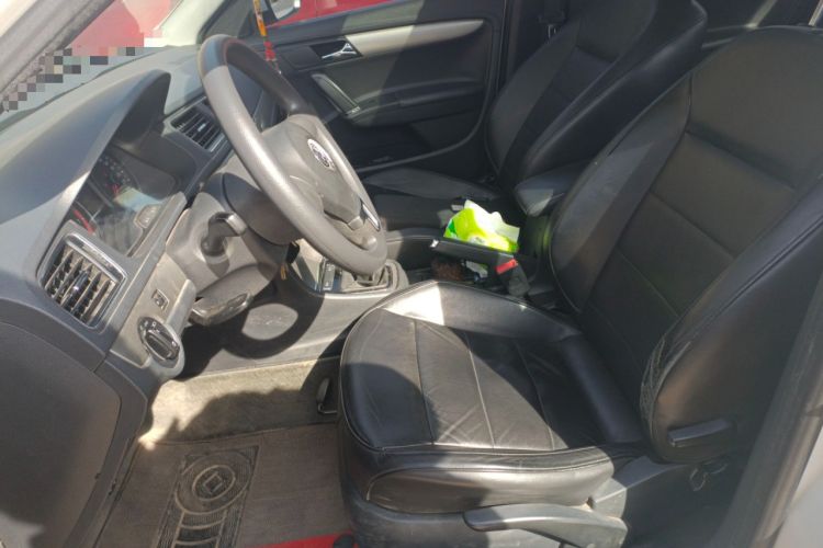 Used Volkswagen Lavida 2013 Restyled Classic 1.6L Manual Comfort Edition
