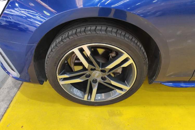 Used Audi A4L 2022 40 TFSI Luxury Dynamic Model