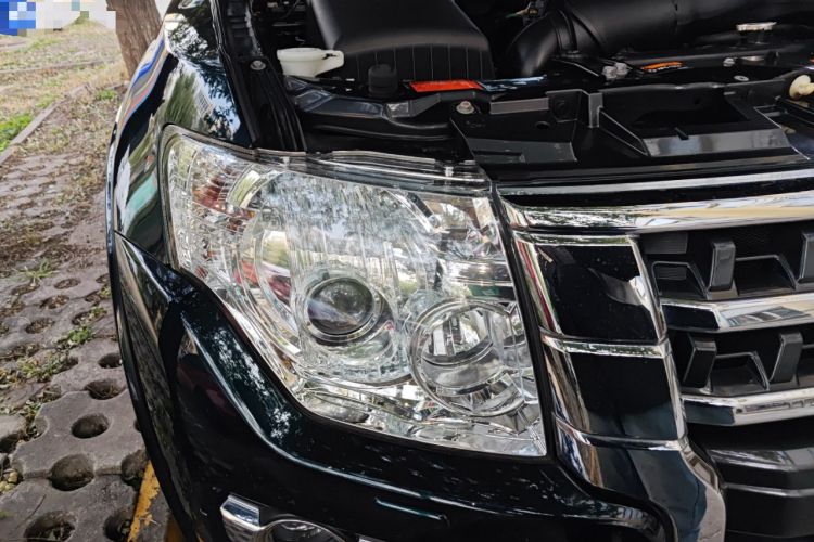 Used Mitsubishi Pajero 2018 3.0L Automatic Luxury Edition Right Front Headlight