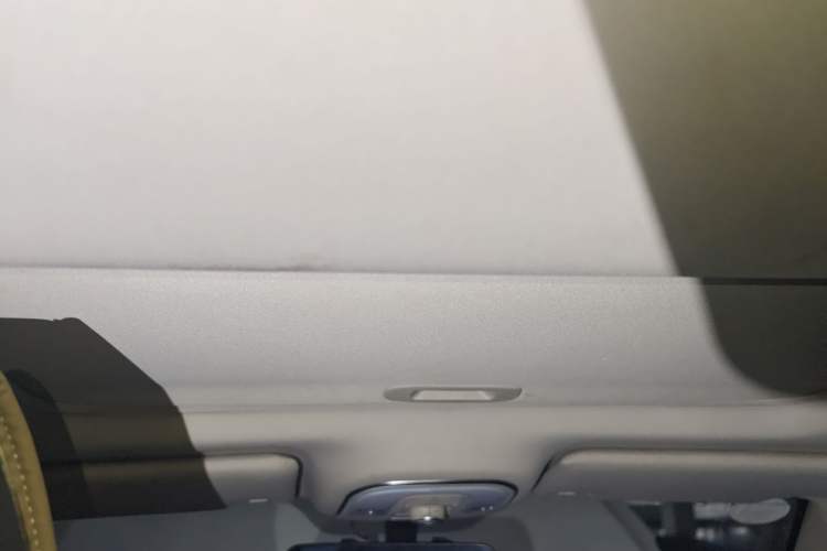 Used BYD Song 2016 GaiShi Edition 1.5TI Manual Elite Model Headliner