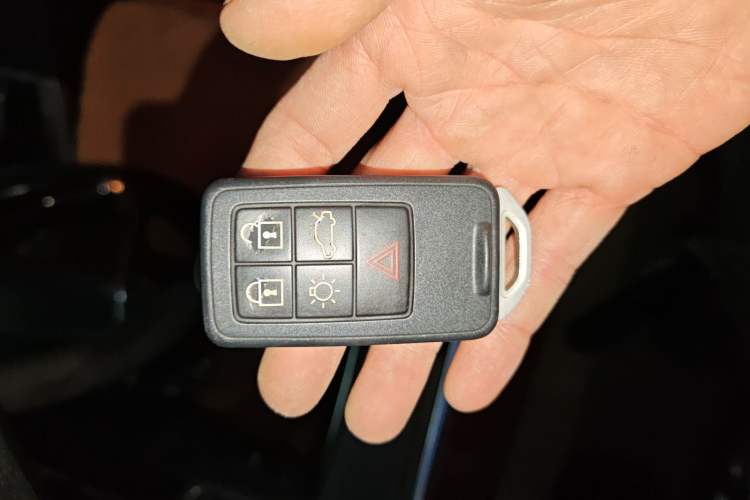 Used Volvo S60 2015 S60L 2.0T Zhiyuan Edition
