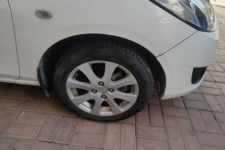 Used Mazda 2 2008 1.5L Automatic Fashion Edition Right Front Wheel Hub