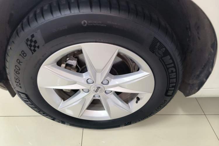 Used Volvo XC60 2022 B5 4x4 Zhiyi Luxury Edition Left Front Wheel Hub