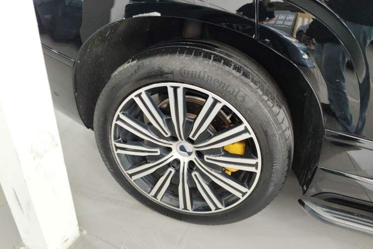 Used Denza N9 2025 Flagship Model
