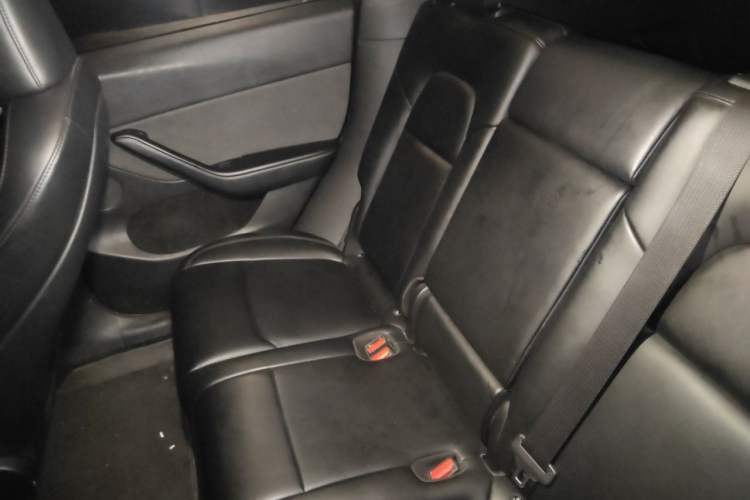 Used Tesla Model Y 2023 Long-Range All-Wheel-Drive Version
